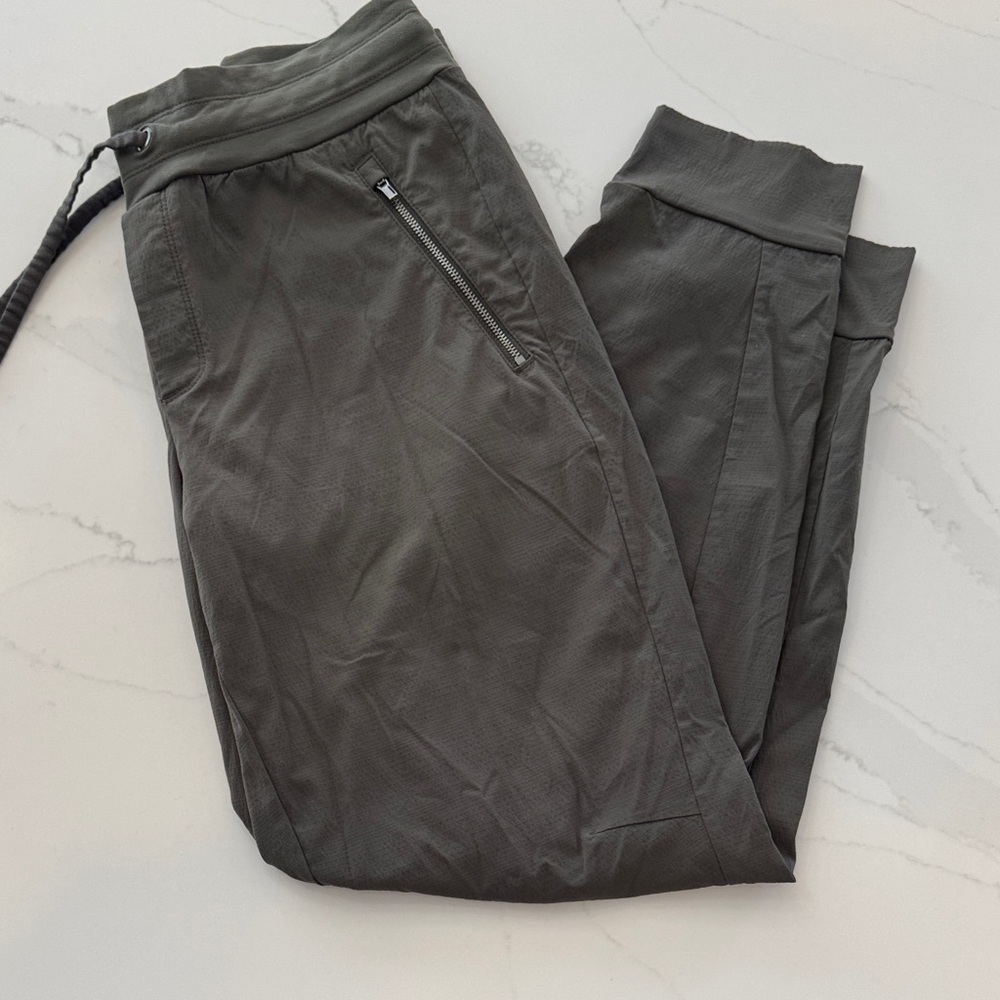 Athleta Trekkie North Jogger Size 10 Olive Green